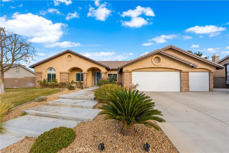 41118 Gretchen Way, Palmdale, CA 93551