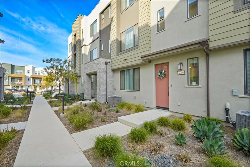 26980 Tanager Lane, Valencia, CA 91381
