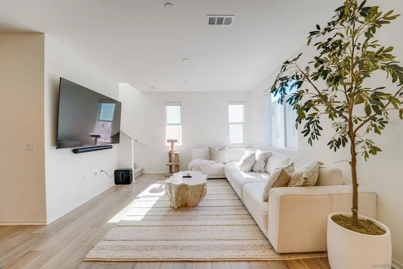 5464 Seacliff Pl. 21, San Diego, CA 92154