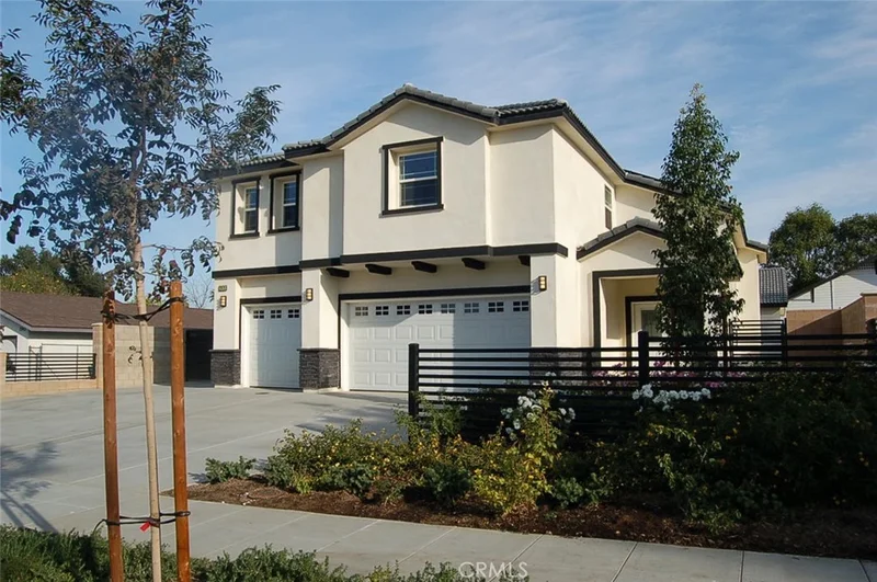 2937 2935 Date Street 1, Riverside, CA 92507