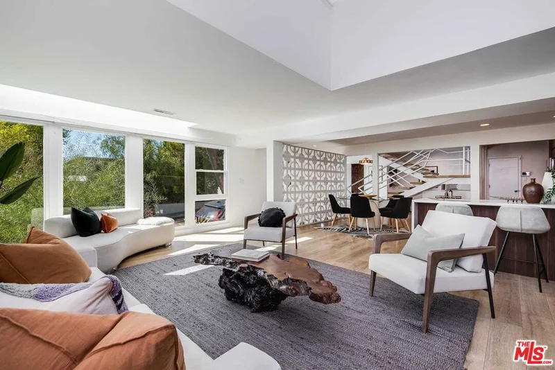5537 Tuxedo Terrace, Los Angeles, CA 90068