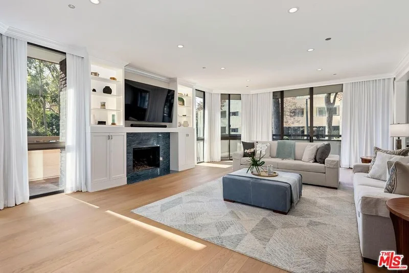 300 N Swall Drive 102, Beverly Hills, CA 90211