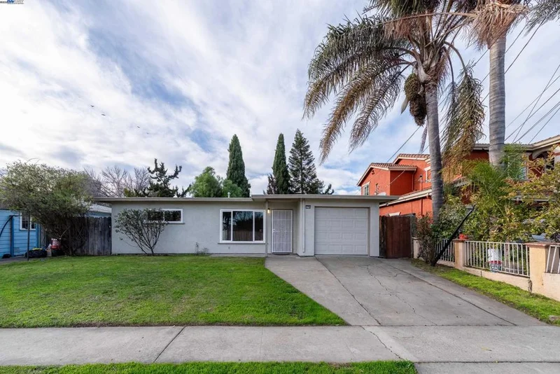 270 Traynor St, Hayward, CA 94544