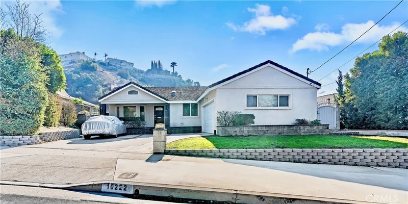 10222 Roscoe Boulevard, Sun Valley, CA 91352