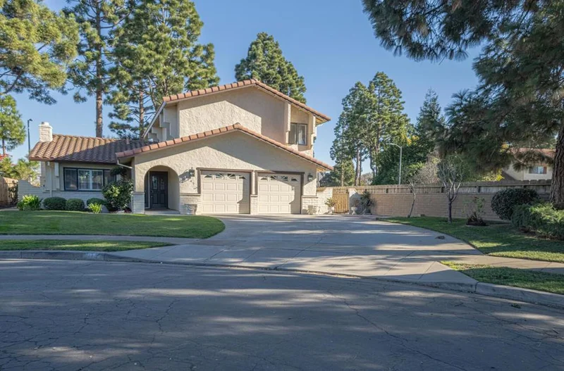 1141 Greenwood Place, Salinas, CA 93901
