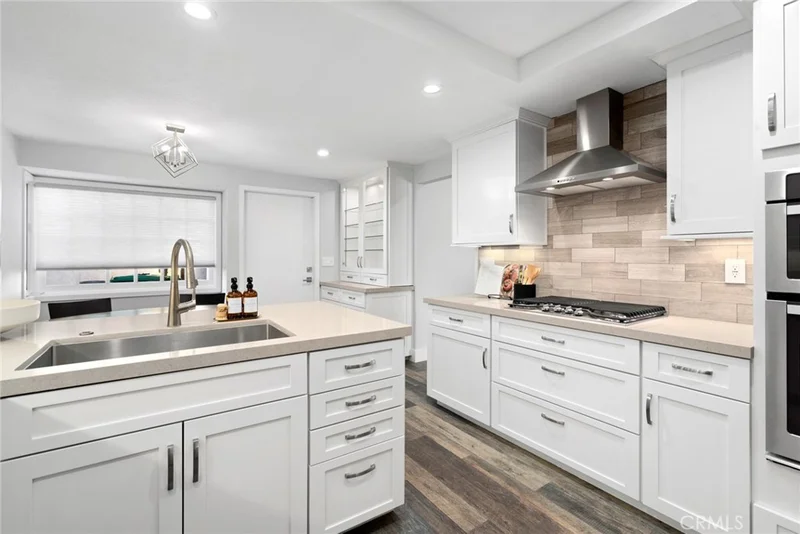 10 White Water Drive, Corona Del Mar, CA 92625