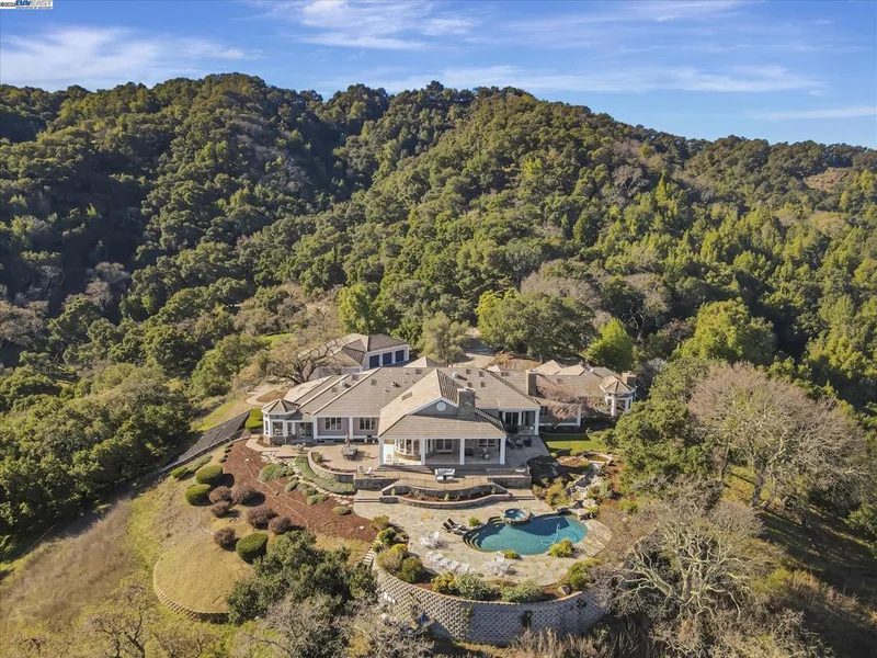 4140 Foothill Rd, Pleasanton, CA 94588