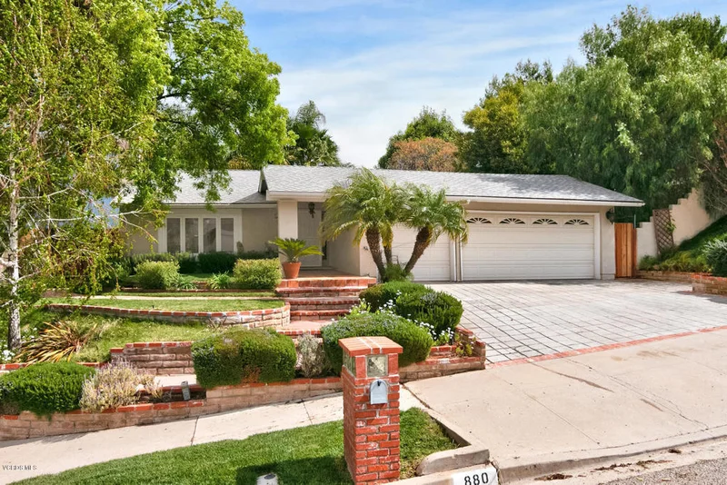 880 Holbrook, Simi Valley, CA 93065