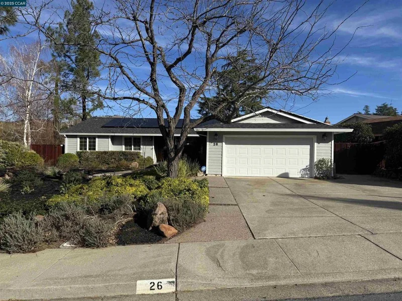 26 El Molino Dr, Clayton, CA 94517