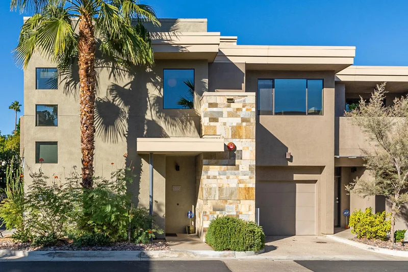 880 E Palm Canyon Drive 203, Palm Springs, CA 92264