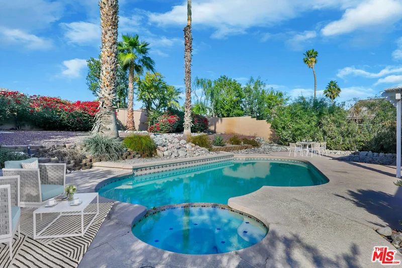 42885 Virginia Avenue, Palm Desert, CA 92211