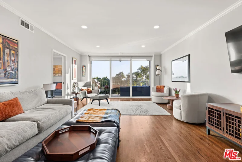 874 Hammond Street 19, West Hollywood, CA 90069