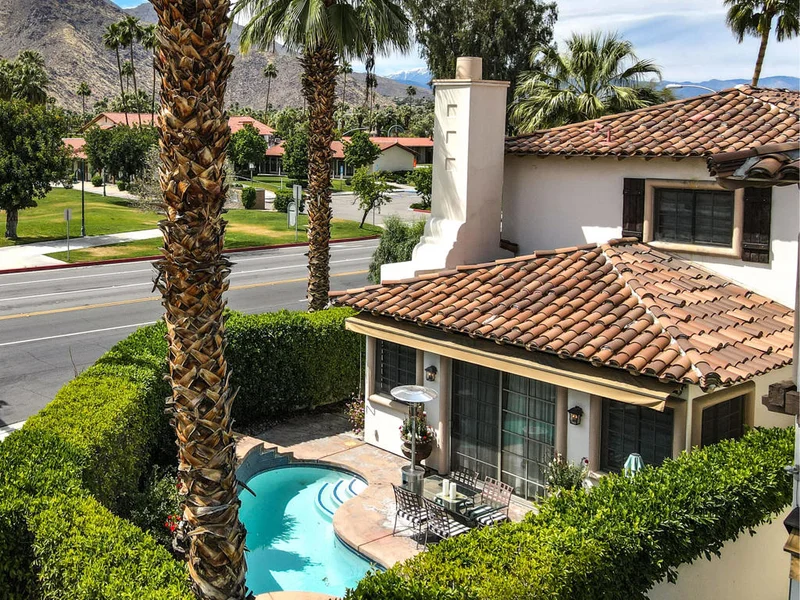 550 N Indian Canyon Drive