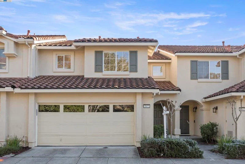 7877 Summerpointe Pl, Castro Valley, CA 94552