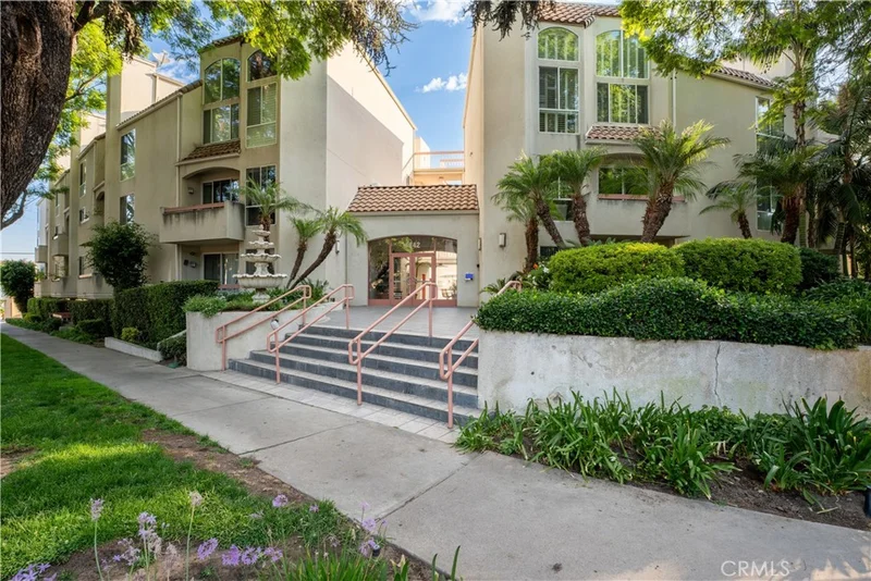 4242 Stansbury Avenue 106, Sherman Oaks, CA 91423