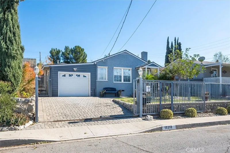 10318 Fernglen Ave., Tujunga, CA 91042