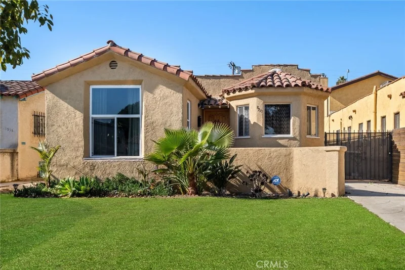 8931 S Harvard Boulevard, Los Angeles, CA 90047