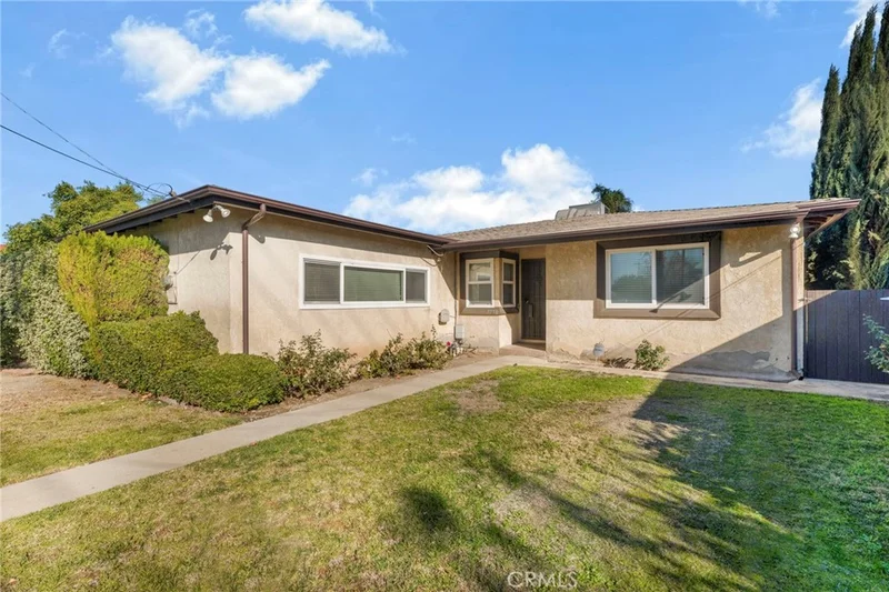 7758 Coldwater Canyon Avenue, North Hollywood, CA 91605