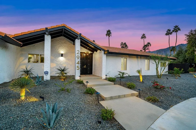 2945 E Orella Circle, Palm Springs, CA 92264