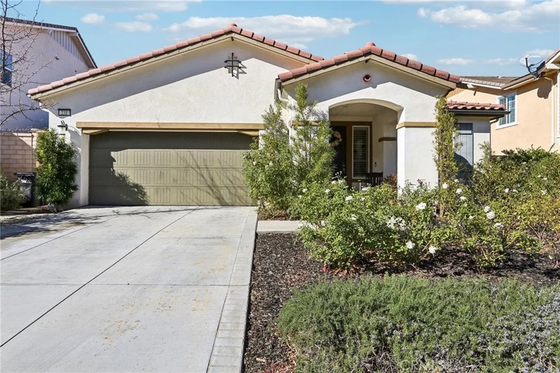 231 White Bark Lane, Simi Valley, CA 93065