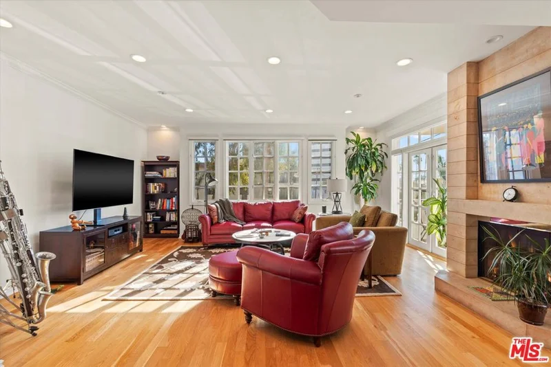 421 California Avenue 102, Santa Monica, CA 90403