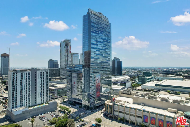 900 W Olympic Boulevard 29F, Los Angeles, CA 90015