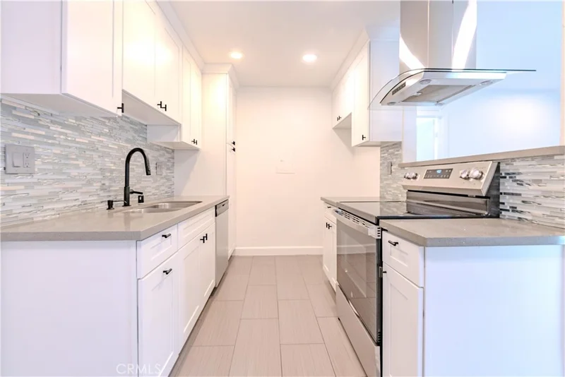 1030 W Macarthur Boulevard 104, Santa Ana, CA 92707