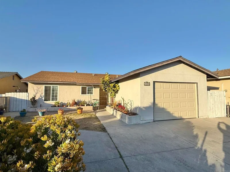 2590 Caulfield Drive