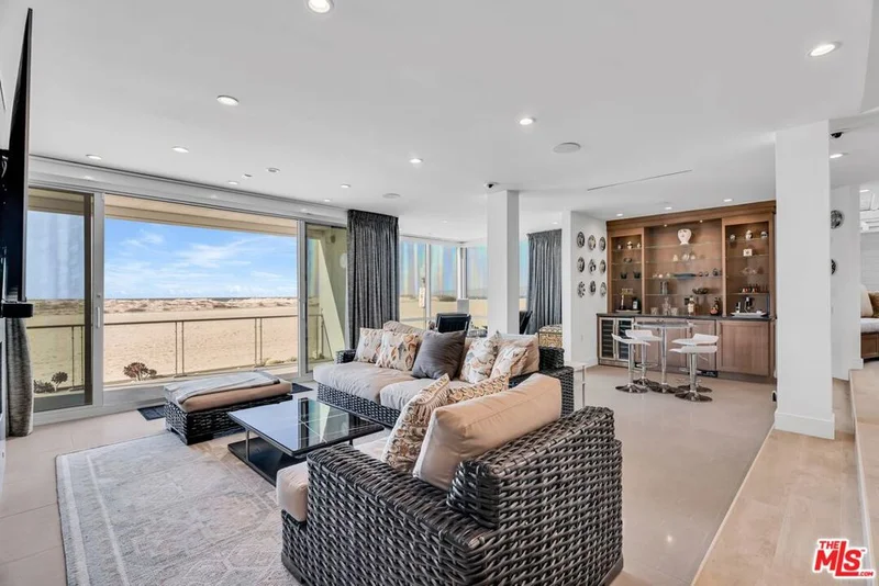 5209 Ocean Front Walk 102, Marina Del Rey, CA 90292