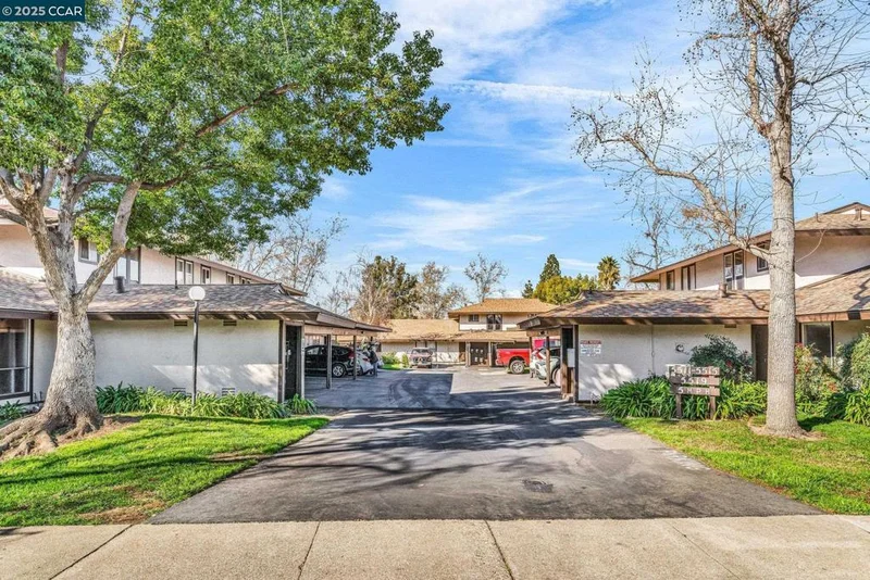 5511 Roundtree Dr C, Concord, CA 94521
