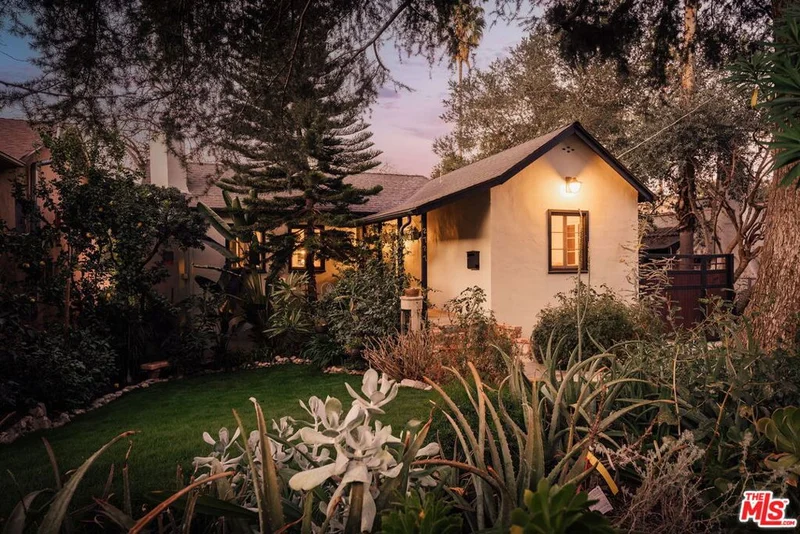 2727 El Roble Drive, Los Angeles, CA 90041