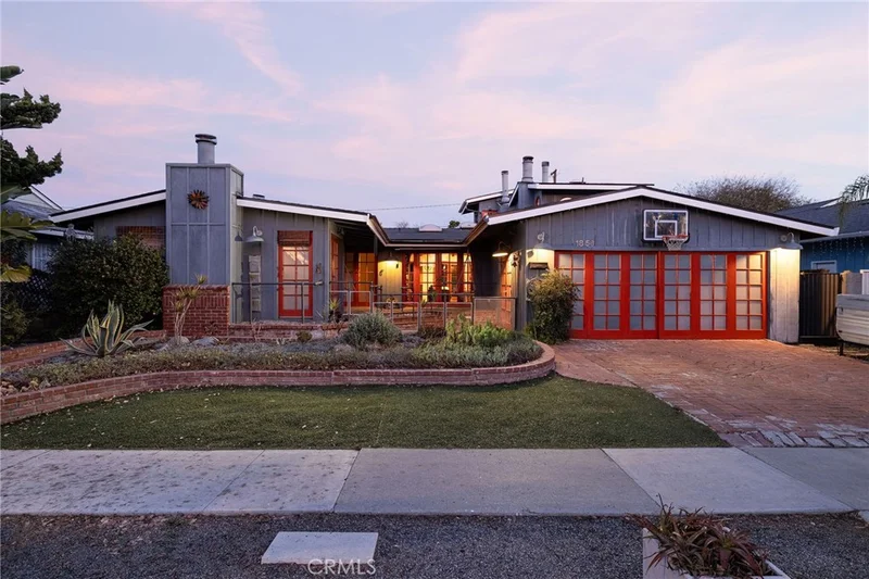 1856 Hackett Avenue, Long Beach, CA 90815