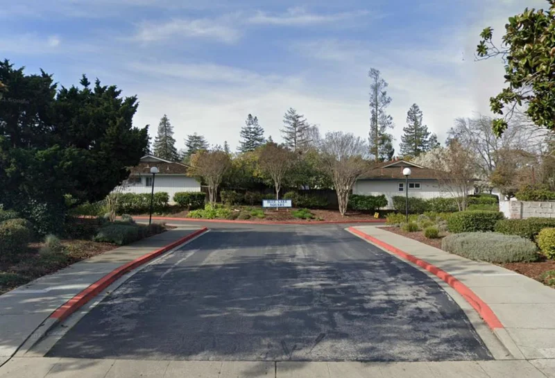 1123 Blue Lake Square, Mountain View, CA 94040