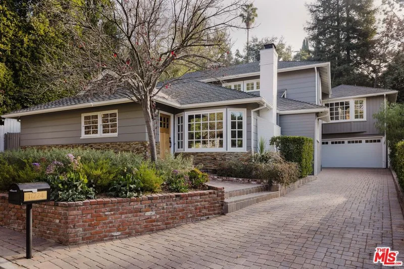11224 Canton Drive, Studio City, CA 91604