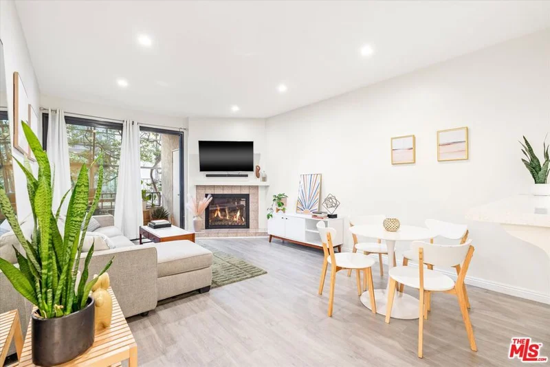 8707 Falmouth Avenue 110, Playa Del Rey, CA 90293