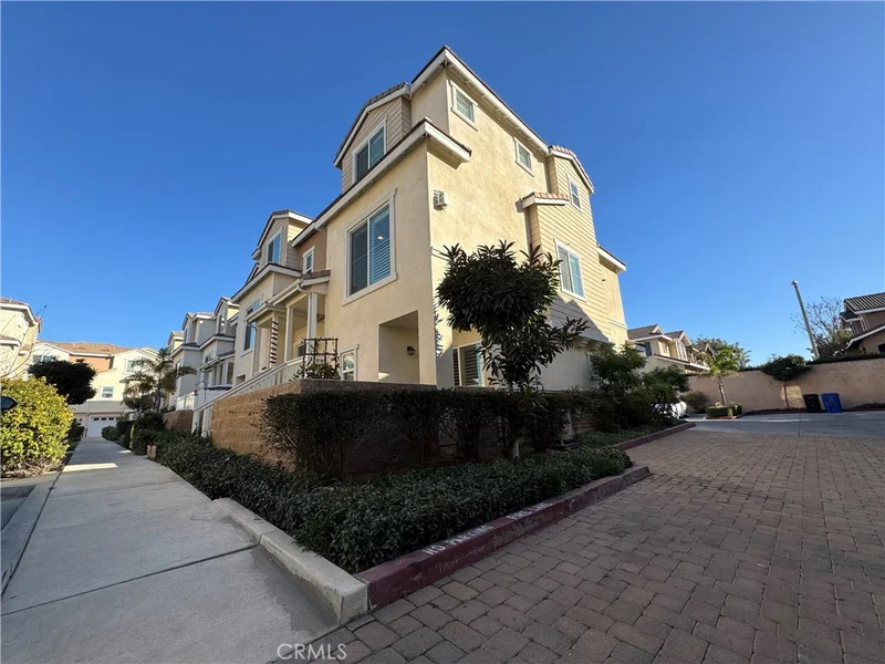 6190 Lincoln Avenue, Cypress, CA 90630