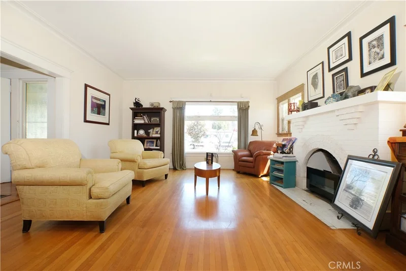2301 9th Ave, Los Angeles, CA 90018