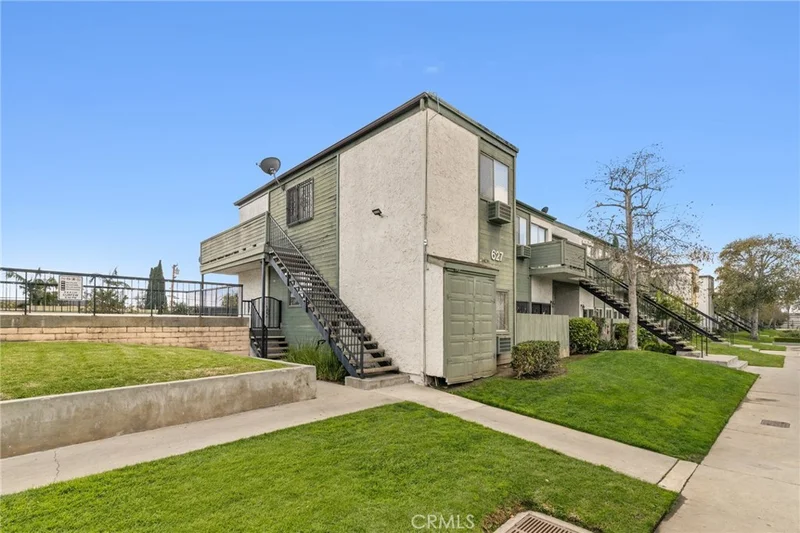 627 N Bristol Street 36, Santa Ana, CA 92703