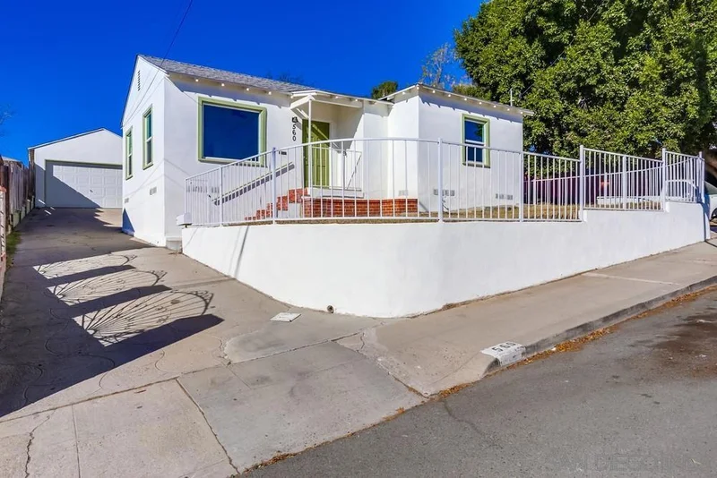 560 59th St, San Diego, CA 92114