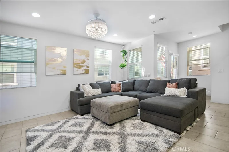 8872 Maple J, Montclair, CA 91763