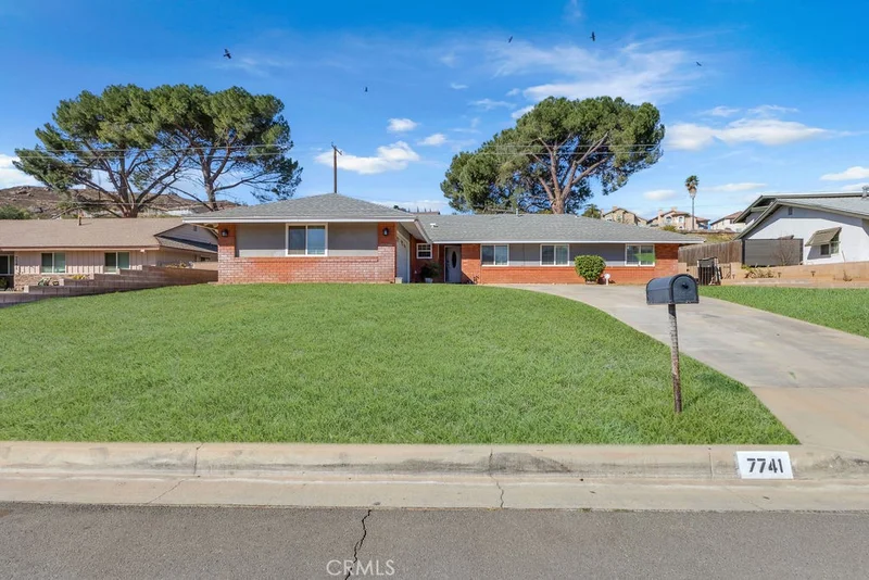 7741 Big Rock Drive, Jurupa Valley, CA 92509