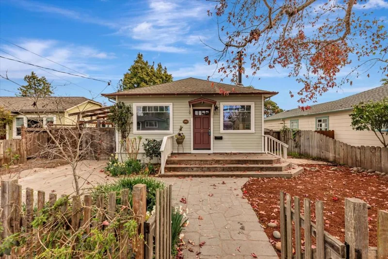 416 Stanford Avenue, Santa Cruz, CA 95062