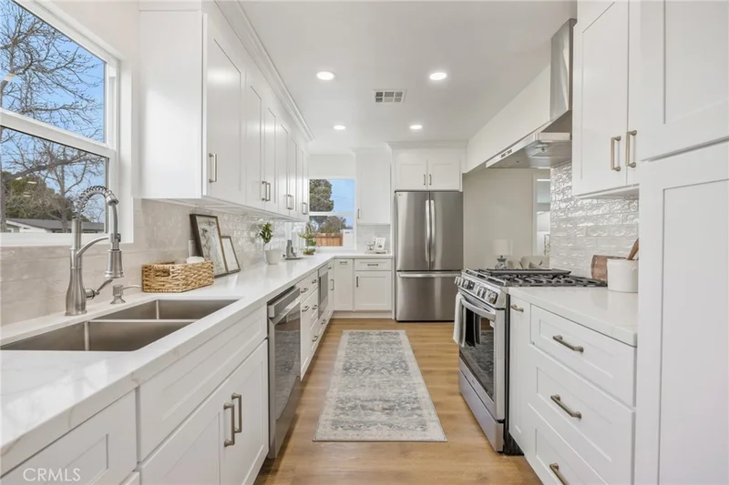 1015 E Oakmont Avenue, Orange, CA 92867