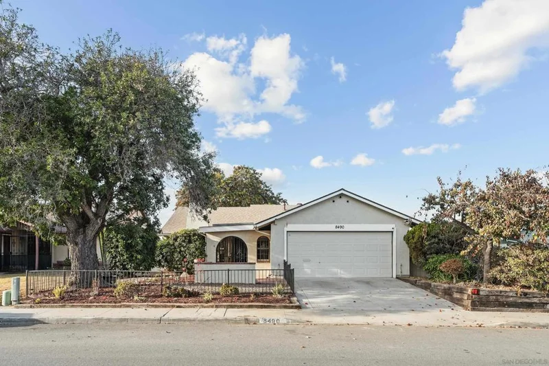 8490 Parkbrook Lane, San Diego, CA 92114