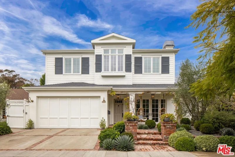 11427 Berwick Street, Los Angeles, CA 90049