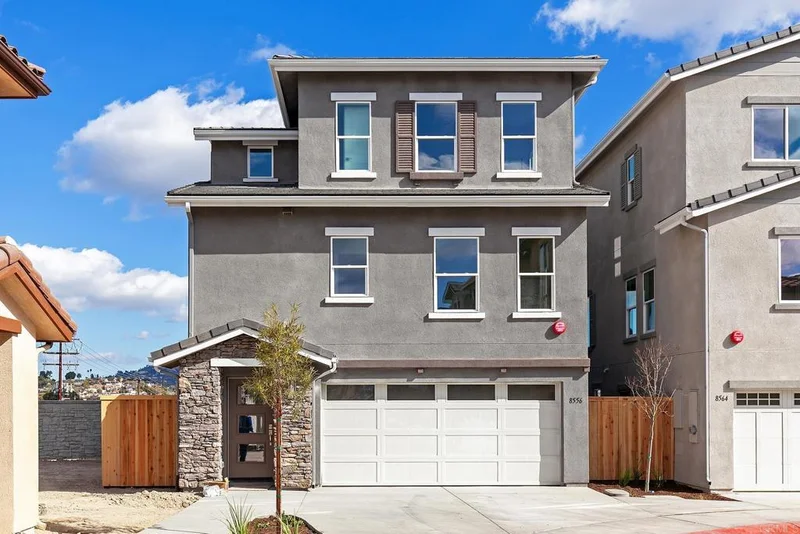 8572 Vista Azul Pl, Lemon Grove, CA 91945