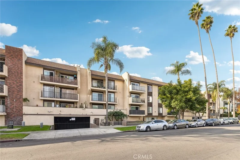 433 S Manhattan Place 305, Los Angeles, CA 90020