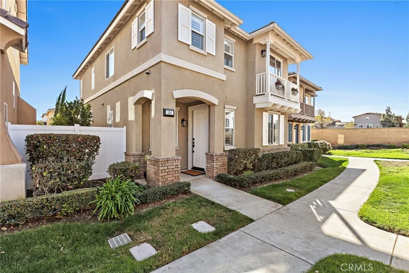 114 Saint James 71, Irvine, CA 92606