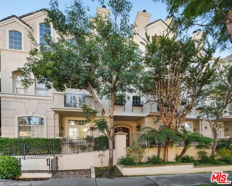 11680 Montana Avenue 104, Los Angeles, CA 90049