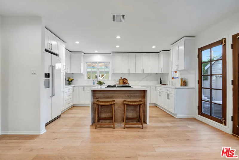 4626 Lemona Avenue, Sherman Oaks, CA 91403